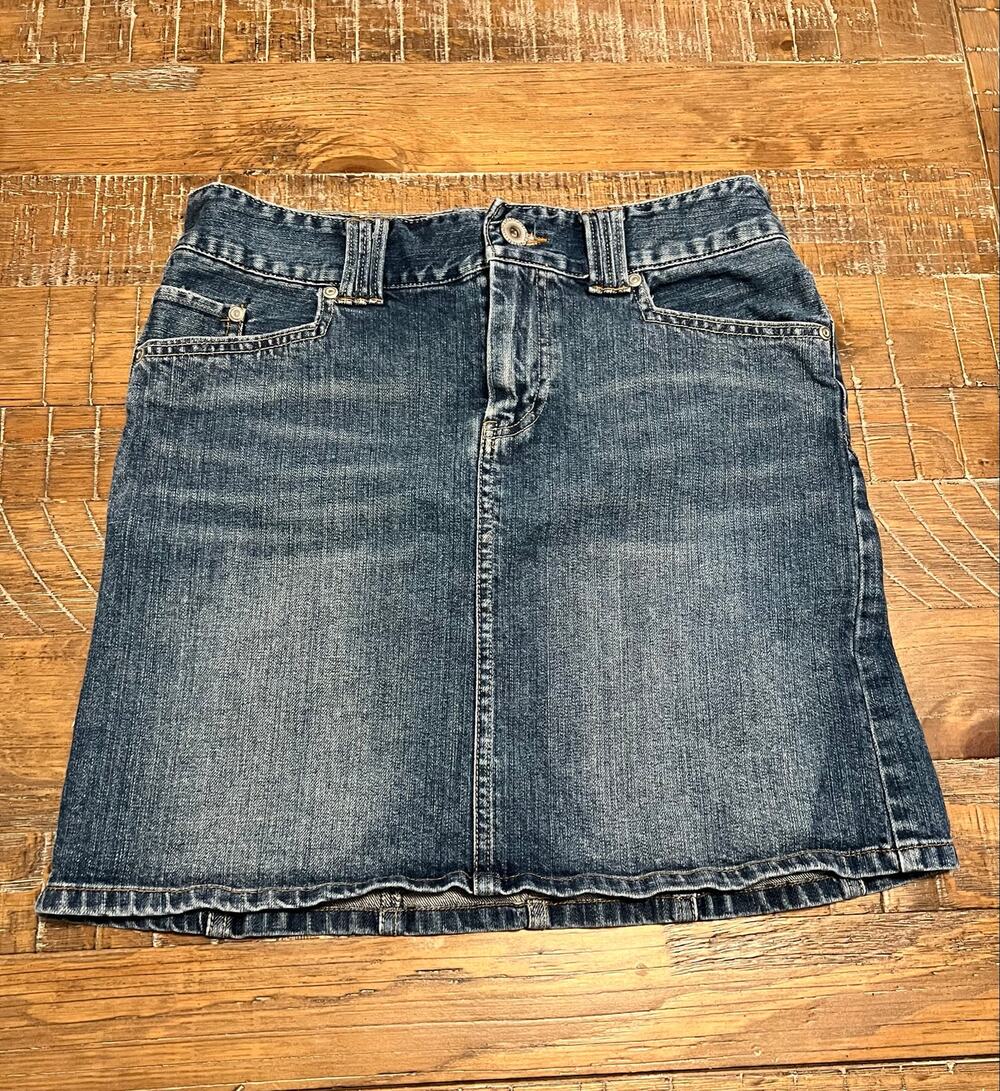Classic Vintage-Style American Eagle Outfitters Denim Mini Skirt 6 Denimcore
